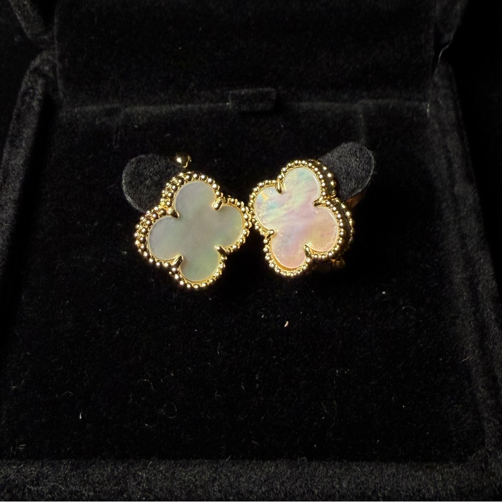 Mother of Pearl Alhambra clover earrings